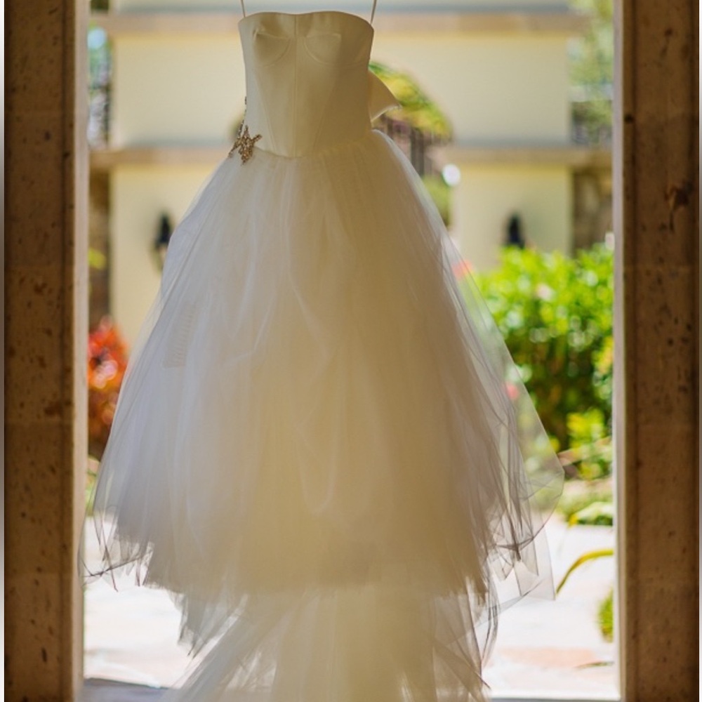 Vera Wang LOLA Wedding Dress